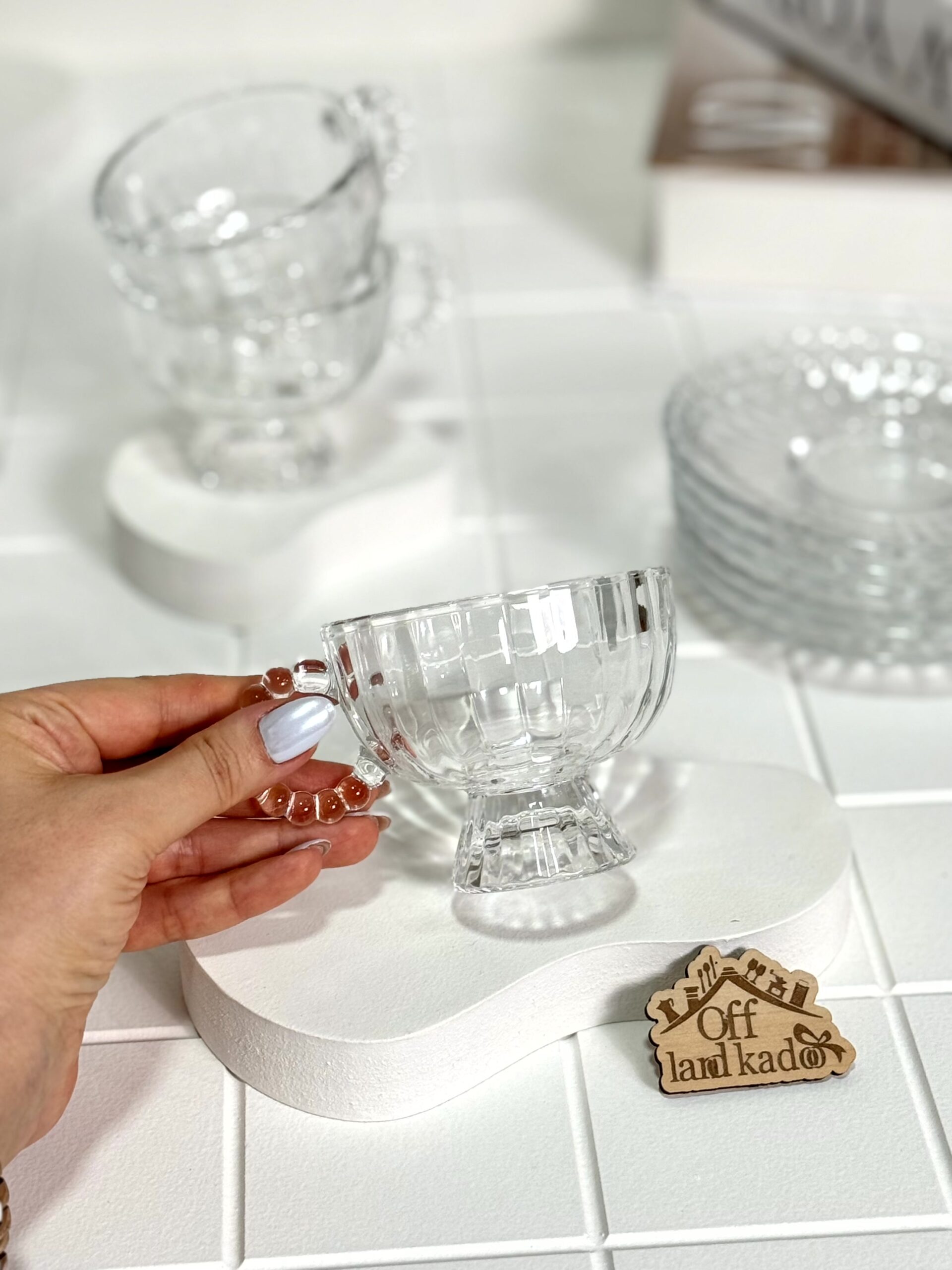 فنجان نعلبکی پایه دار دسته مرواریدی کد 111813