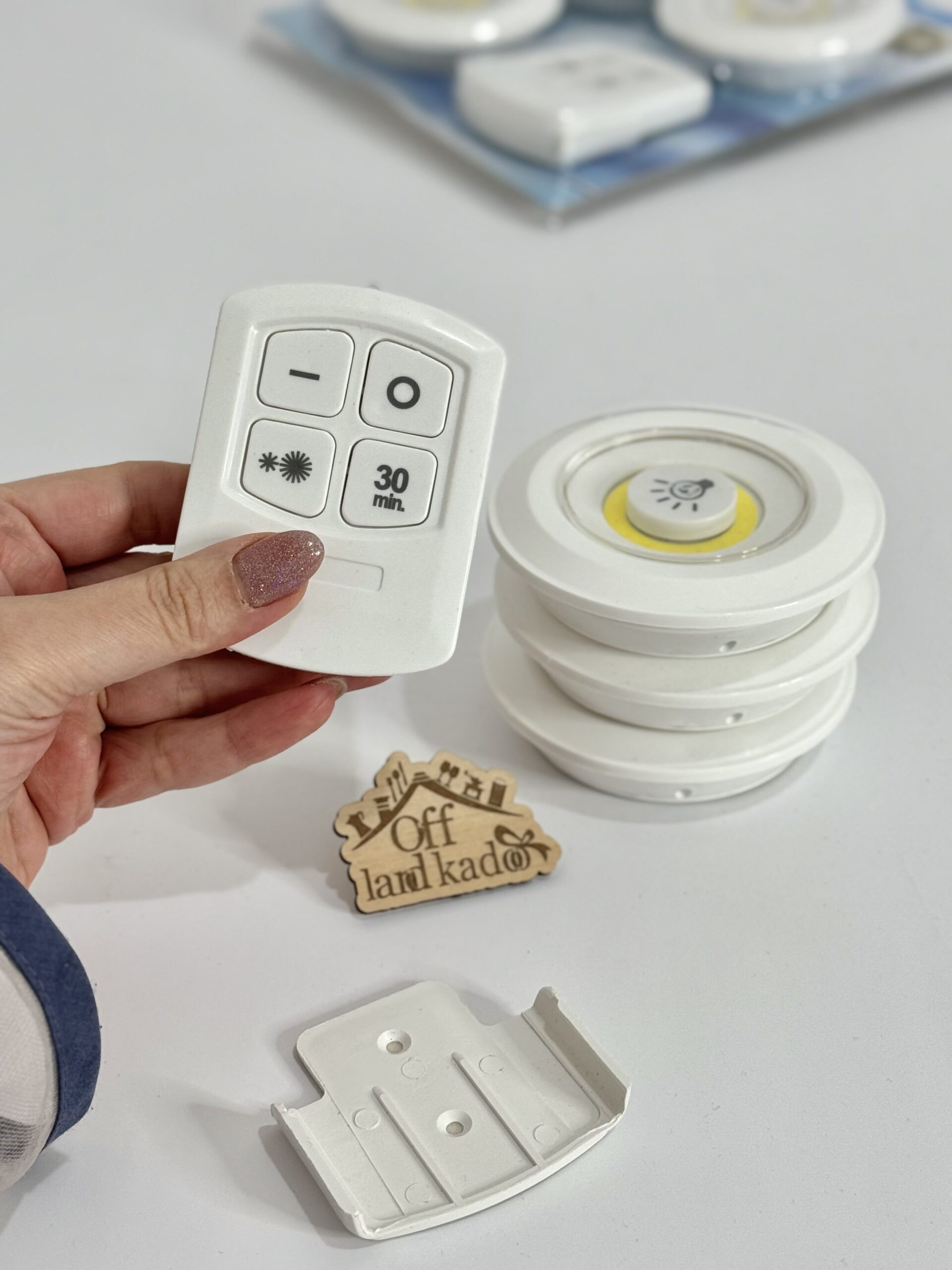 چراغ زیر کابینتی ریموت دار پک ۳ عددی کد 111845 - Image 6