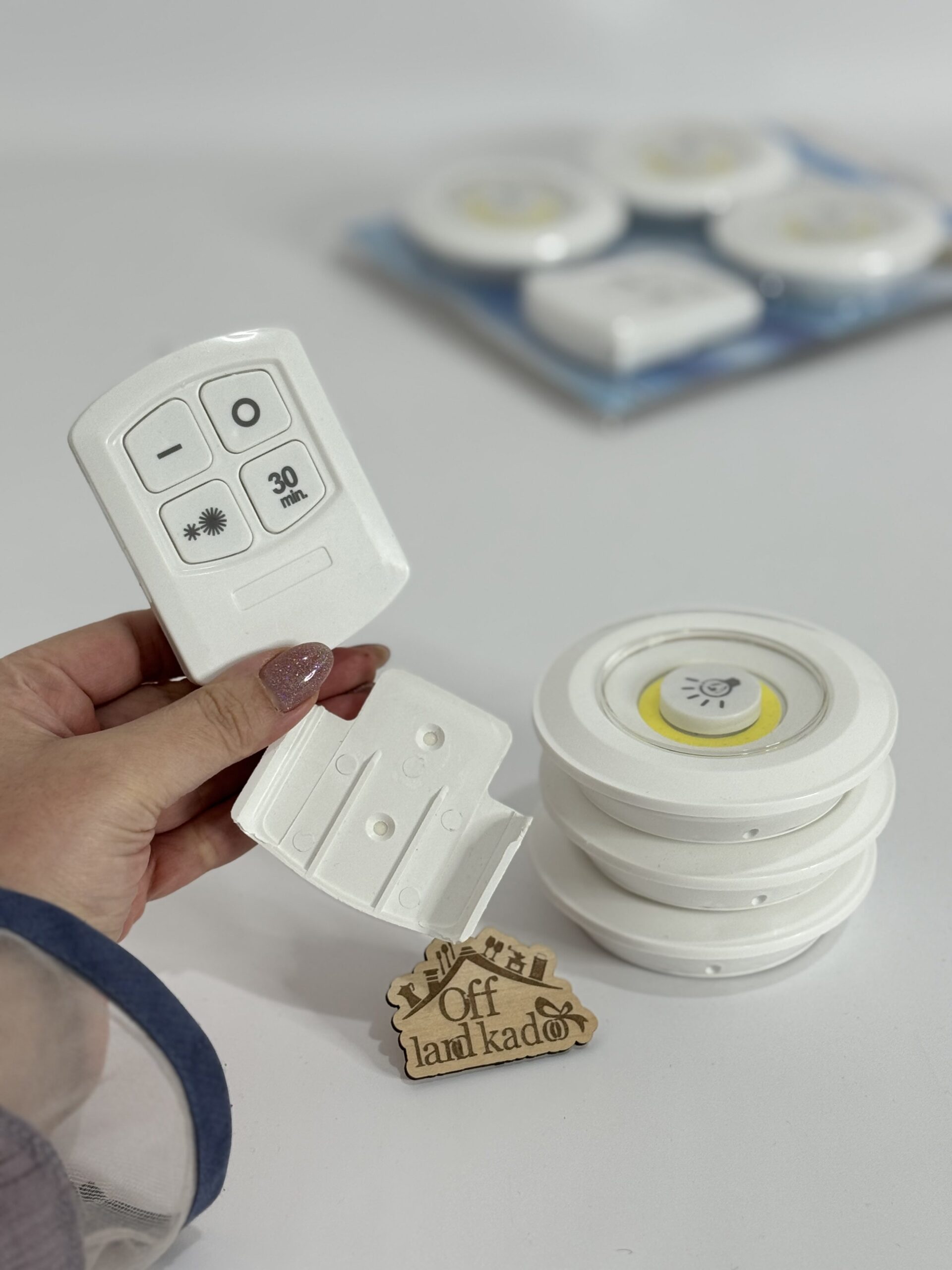 چراغ زیر کابینتی ریموت دار پک ۳ عددی کد 111845 - Image 7